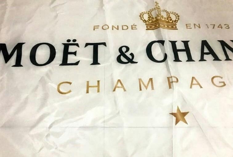Moet&Chandon Kwaliteits Vlaggen wit/zwart., Ophalen of Verzenden, Nieuw