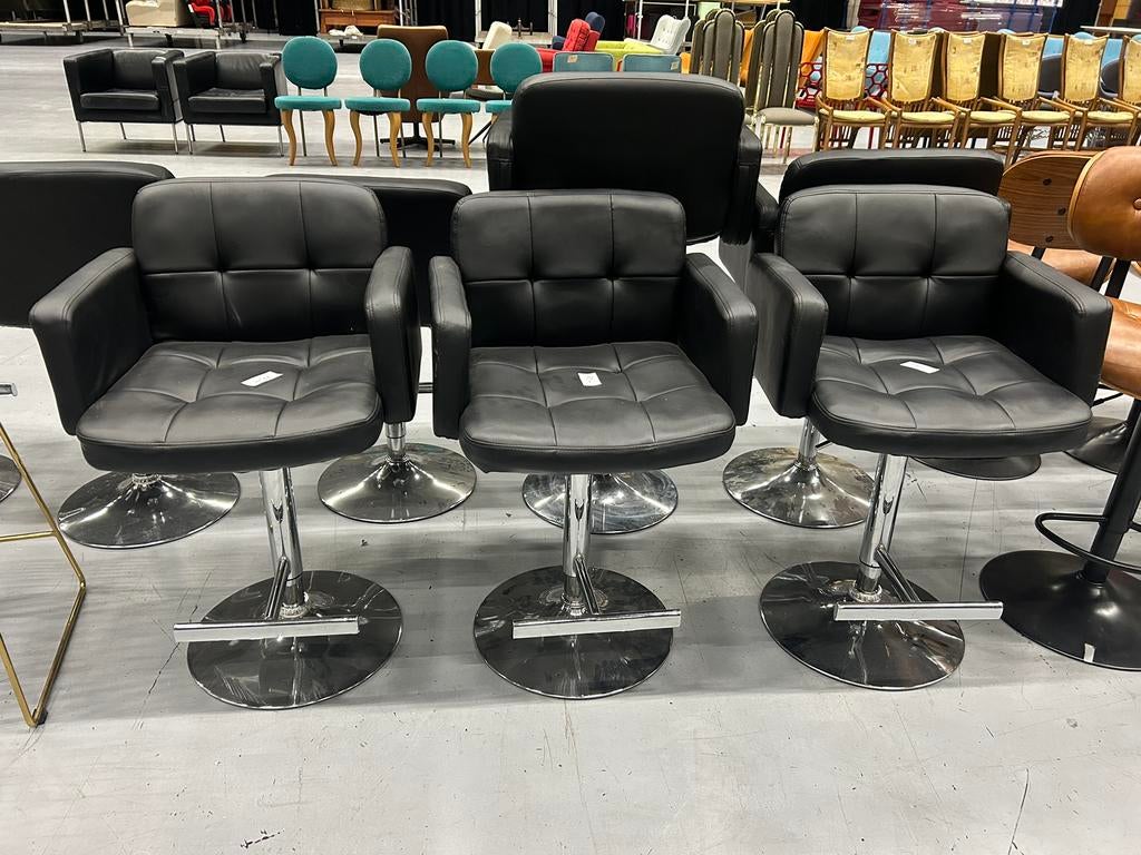 7x zwarte leren krukken, Huis en Inrichting, Stoelen, Ophalen, Zwart, Leer, Zo goed als nieuw