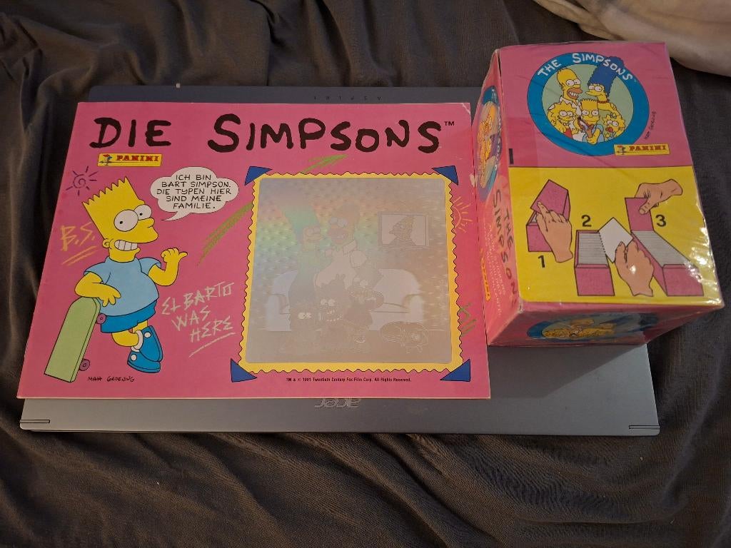 Panini Die Simpsons Album + Sealed Box, Ophalen of Verzenden, Nieuw, Overige typen