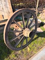 Houten wagenwiel met ijzeren band, Ophalen