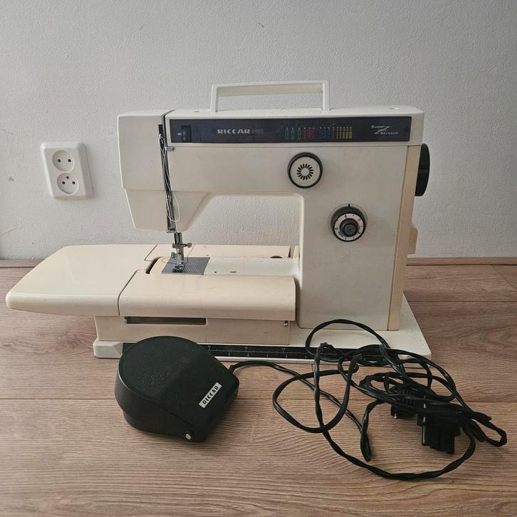 Riccar 9160  Naaimachine - Vintage en Functioneel, Hobby en Vrije tijd, Naaimachines en Toebehoren, Gebruikt, Naaimachine, Overige merken