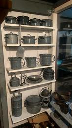 Verzameling grijs gewolkt keukengerei, Ophalen, Gebruikt