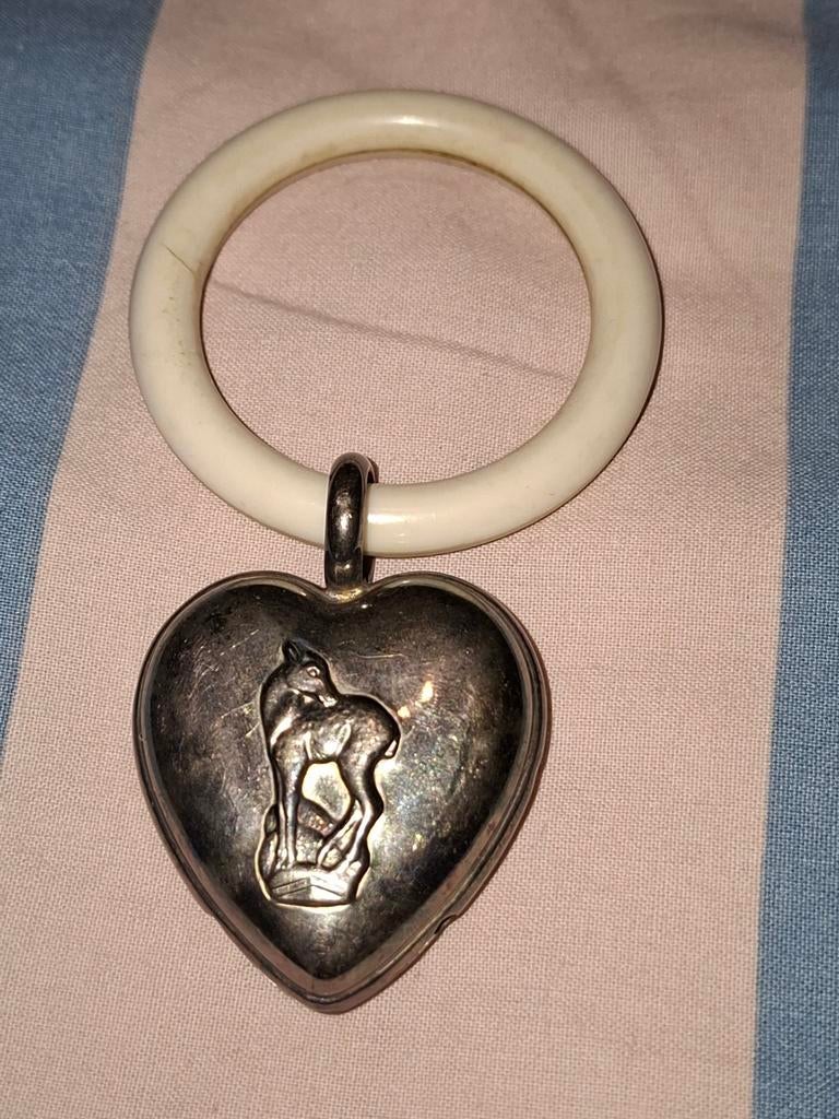 Vintage  Rammelaar – Hart met Hertje, Antiek en Kunst, Ophalen of Verzenden, Zilver