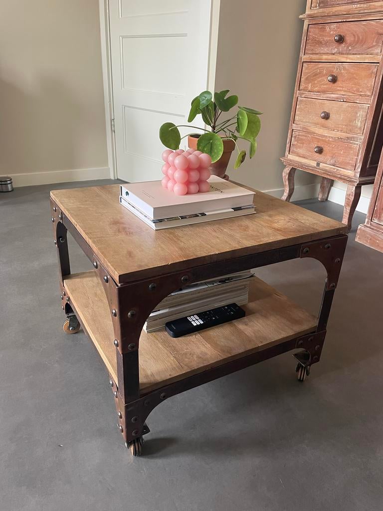 Salontafel / bijzettafel van De Troubadour, Ophalen, 50 tot 100 cm, Vierkant, Zo goed als nieuw