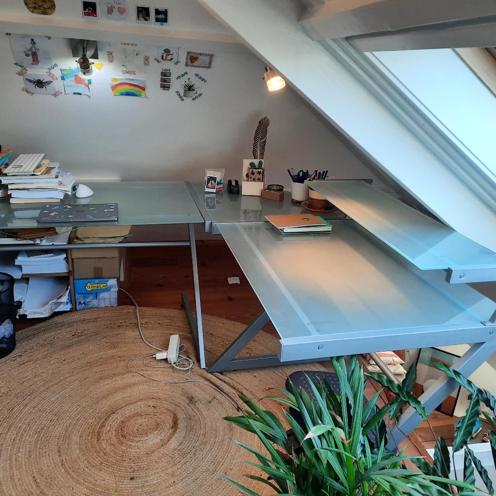 Ikea glazen bureau Galant (uit 2009), Huis en Inrichting, Bureaus, Ophalen, Zo goed als nieuw, 70 cm, IKEA