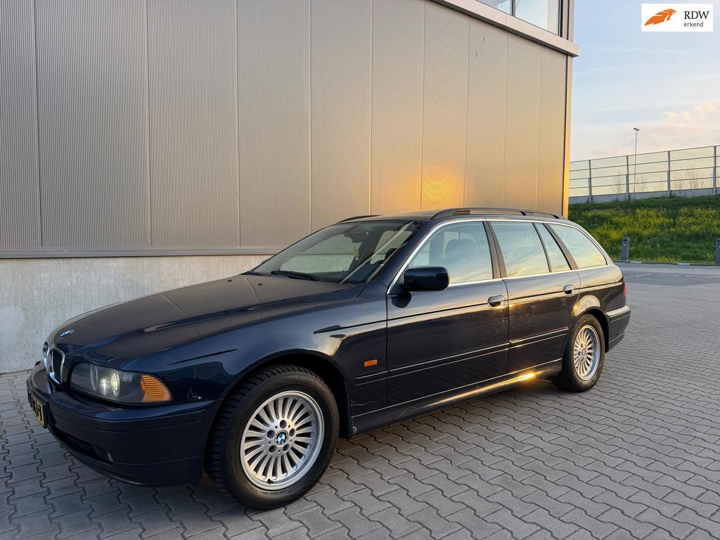 BMW 5-serie Touring 525i Executive, Auto's, BMW, Gebruikt, Blauw, Handgeschakeld, Blauw