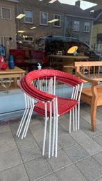 Vintage tuinstoelen, rood plastic met wit metaal, Ophalen, Gebruikt, Metaal, Stapelbaar