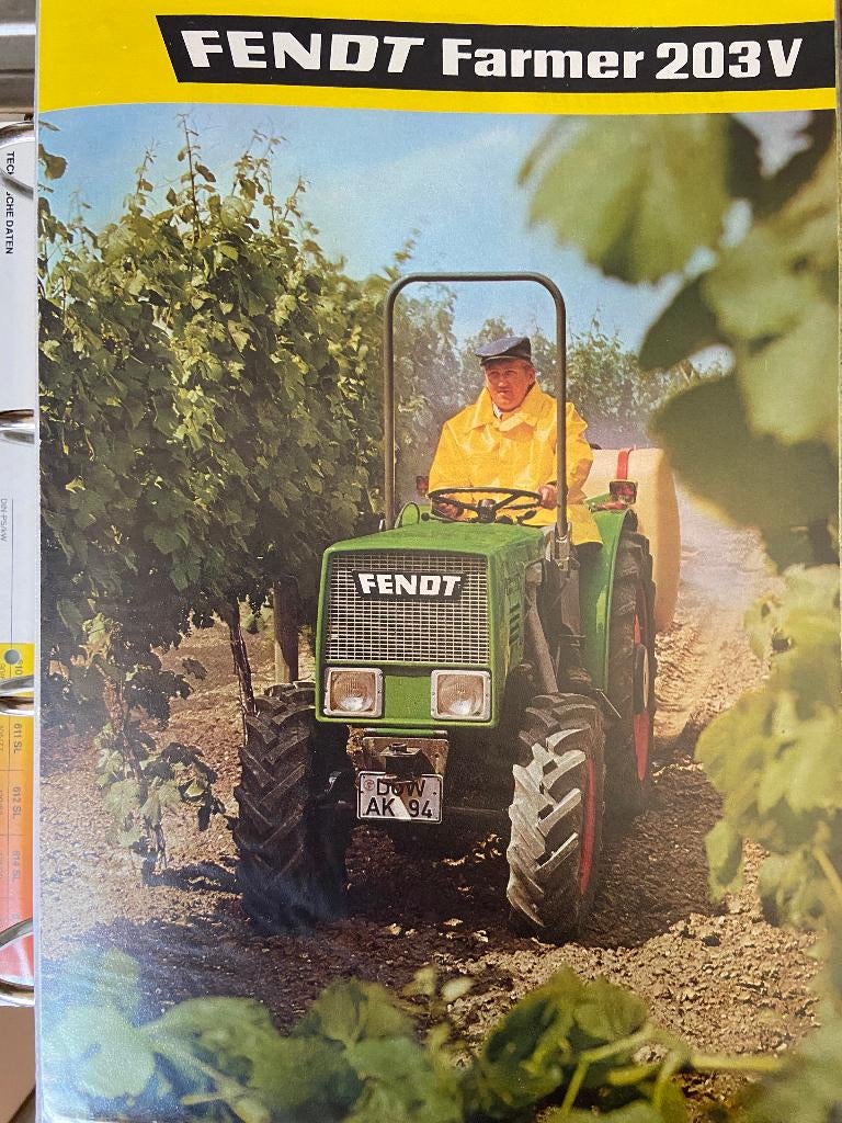 Tractorfolders, Ophalen of Verzenden, Zo goed als nieuw, Folder