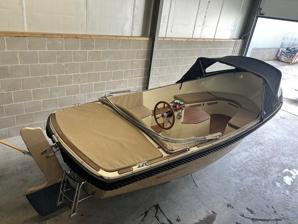Tekoop: aquatico evo 550 , 2 cil sole diesel , weekendkap, Ophalen, 10 tot 30 pk, Binnenboordmotor, 6 meter of meer