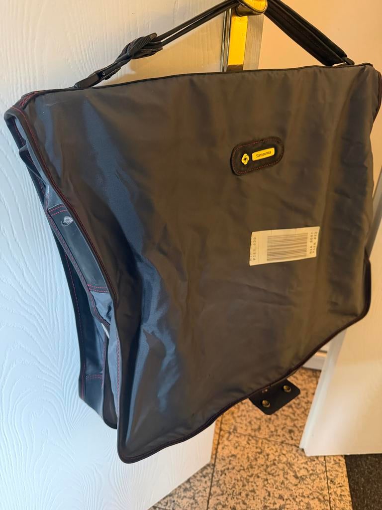 Samsonite Kostuum Reistas voor Heren - 4 Kostuums, 30 cm of meer, Gebruikt, Zwart, 55 tot 75 cm