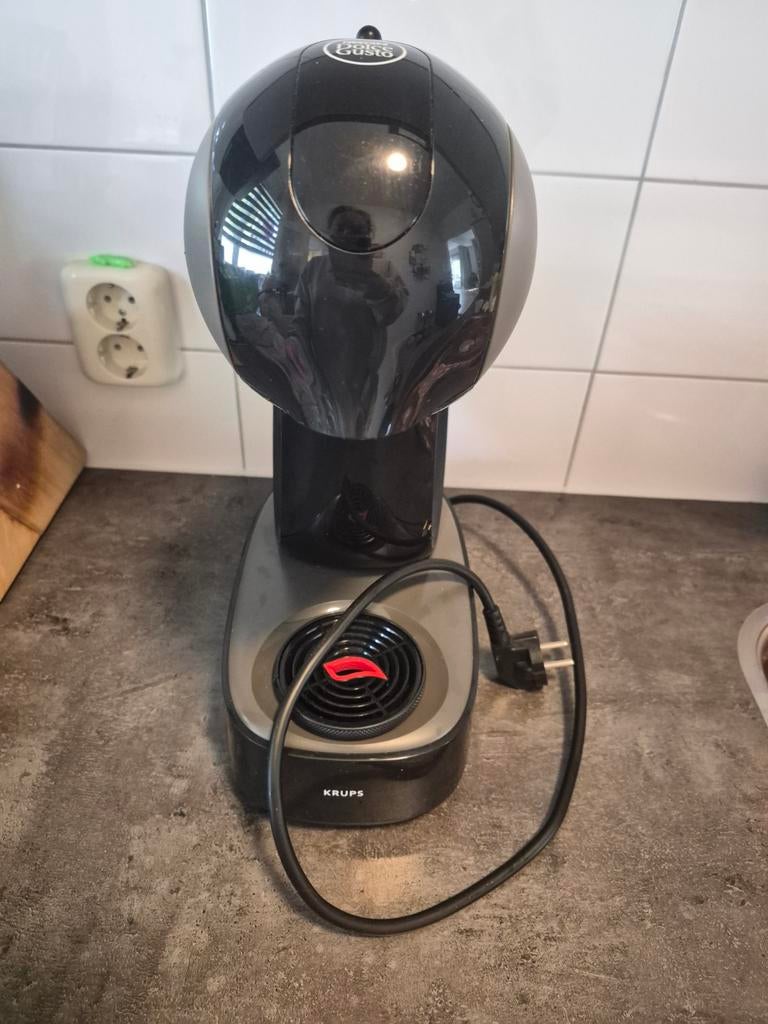 Dolce gusto, Witgoed en Apparatuur, Koffiezetapparaten, Ophalen of Verzenden, Zo goed als nieuw, Koffiemachine