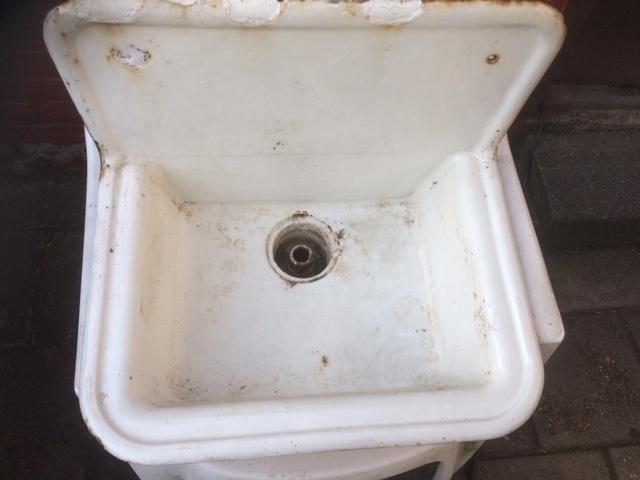 gietijzeren wasbak, Ophalen