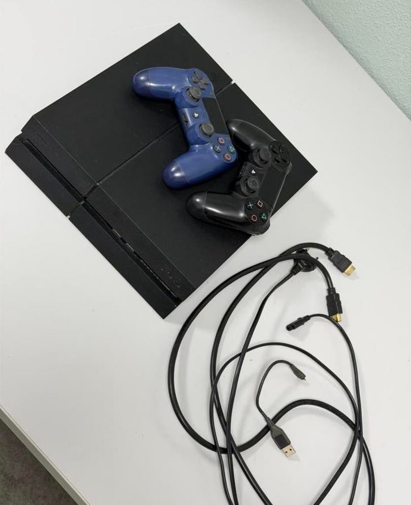 Sony PlayStation 4 - PS4 500GB + 2 Controllers + Kabels, Spelcomputers en Games, Spelcomputers | Sony PlayStation 4, Zo goed als nieuw