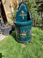 Antieke kinderstoel met antieke pop, Ophalen