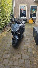Zwarte Kymco super 8R met helm en diverse andere assesoires, Fietsen en Brommers, Scooters | Kymco, Ophalen, Maximaal 45 km/u