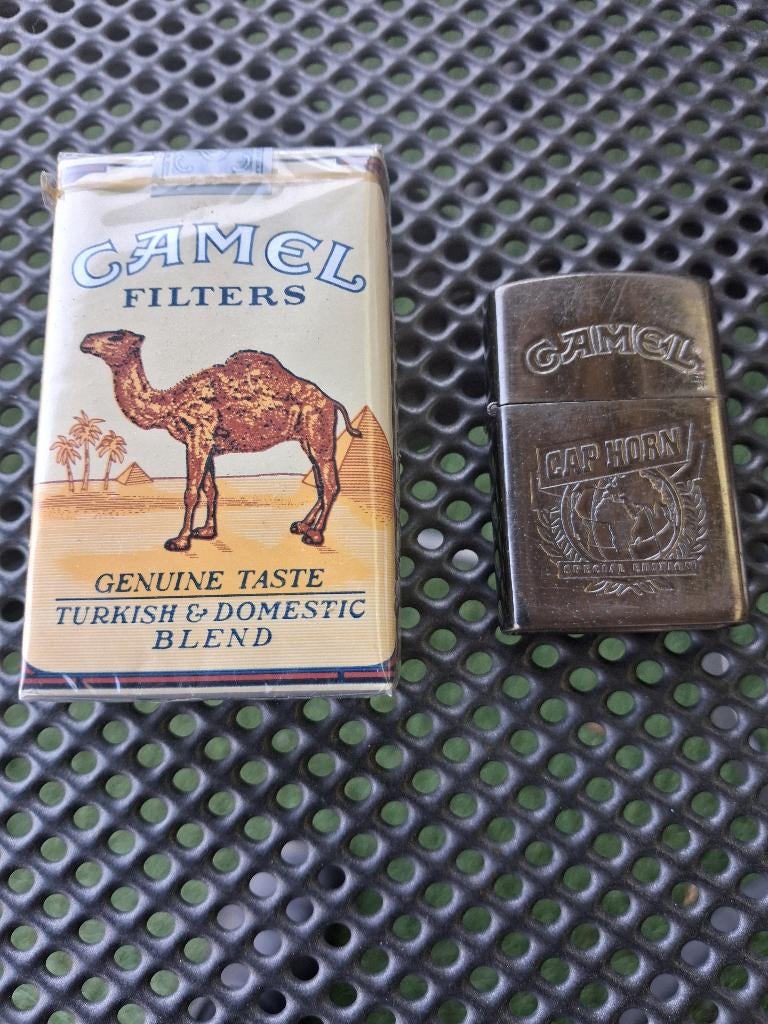 Oud pakje Camel + aansteker, Verzamelen, Ophalen of Verzenden, Zo goed als nieuw, Tabaksdoos of Verpakking