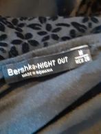 Bershka jurk zwart met bloemenpatroon nooit gebruikt, Bershka, Ophalen of Verzenden