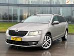 Skoda Octavia Combi 1.6 TDI AUTOMAAT LED NAVI, Auto's, Skoda, Euro 5, Gebruikt, 4 cilinders, Leder en Stof