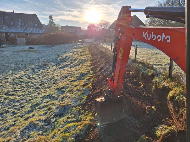 Grondwerk & Tuinaanleg – Minigraver met machinist - Hovenier, Diensten en Vakmensen, Tuinmannen en Stratenmakers, Bestrating, Hekwerk of Schuttingen