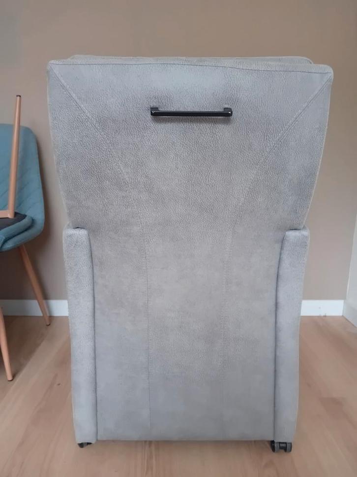Grijze stoel op wieltjes, Huis en Inrichting, Stoelen, Gebruikt, Eén, Grijs, Ophalen of Verzenden