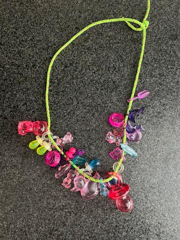 Vintage Speentjes en bedels jaren 90 beschikbaar voor biedingen