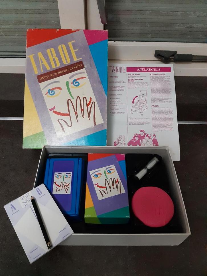 Taboe 1990 MB, Hobby en Vrije tijd, Gezelschapsspellen | Bordspellen, Zo goed als nieuw, Ophalen of Verzenden
