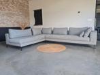 Design on stock Aikon .. grote hoekbank.  Weg = weg