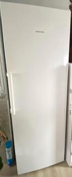 ruime vrijstaande Siemens koelkast en Bosch vaatwasser, Ophalen, Zonder vriesvak, 200 liter of meer, 60 cm of meer