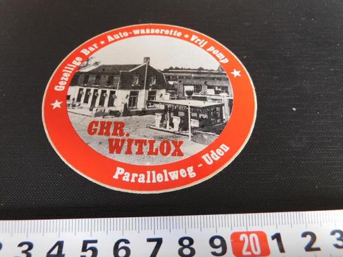 sticker Uden Chr. Witlox  Gezellige Bar Auto wasserette pomp, Verzamelen, Stickers, Zo goed als nieuw, Bedrijf of Vereniging, Ophalen
