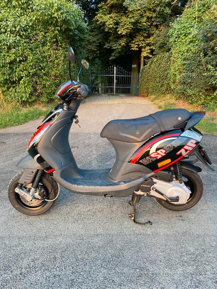 Piaggio Zip SP H2o 50cc Nieuwstaat 2 Takt Brom kenteken, Fietsen en Brommers, Scooters | Piaggio, Zo goed als nieuw, Zip, Benzine