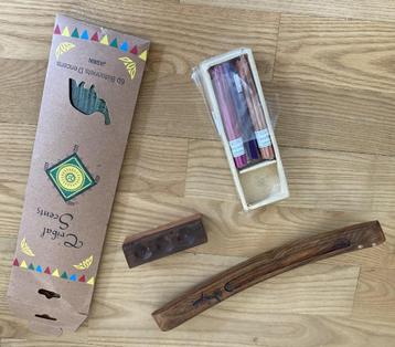 Wierookhouder hout 2 stuks inclusief wierook beschikbaar voor biedingen