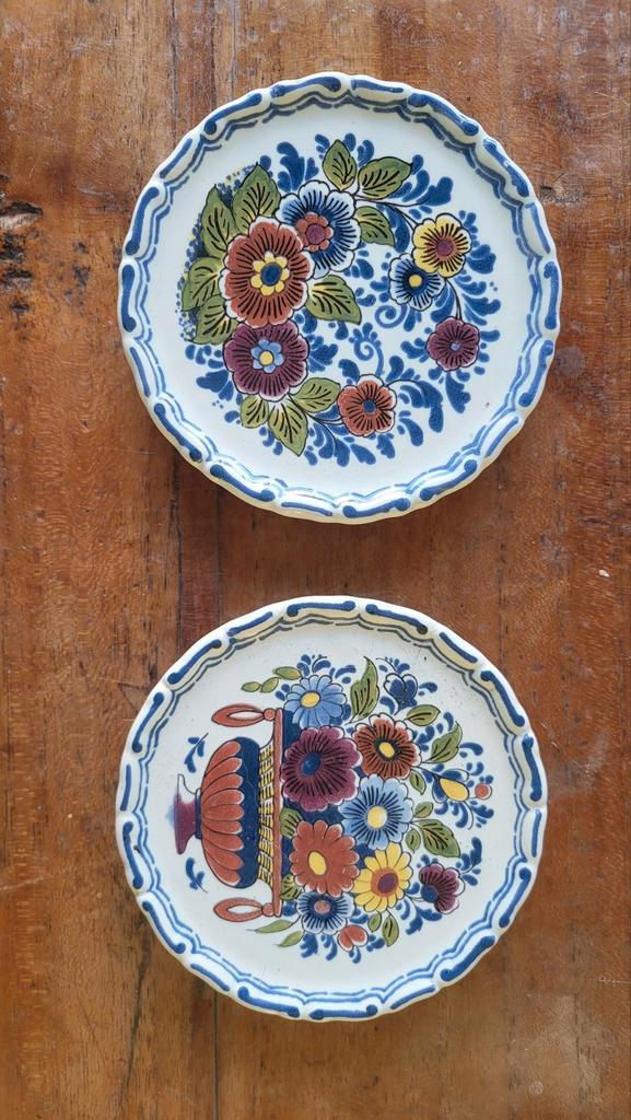 Oud Delft Polychroom Sierbordjes - 11cm - Handgeschilderd, Antiek en Kunst, Antiek | Wandborden en Tegels, Ophalen of Verzenden