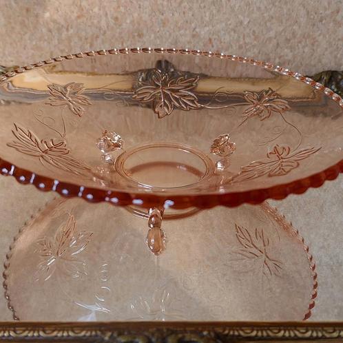 Grote schaal roze persglas, Antiek en Kunst, Antiek | Schalen, Ophalen of Verzenden