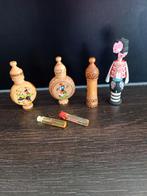4 houten Bulgaarse "flesjes" 2 met rozen olie, Ophalen of Verzenden, Zo goed als nieuw, Parfumfles