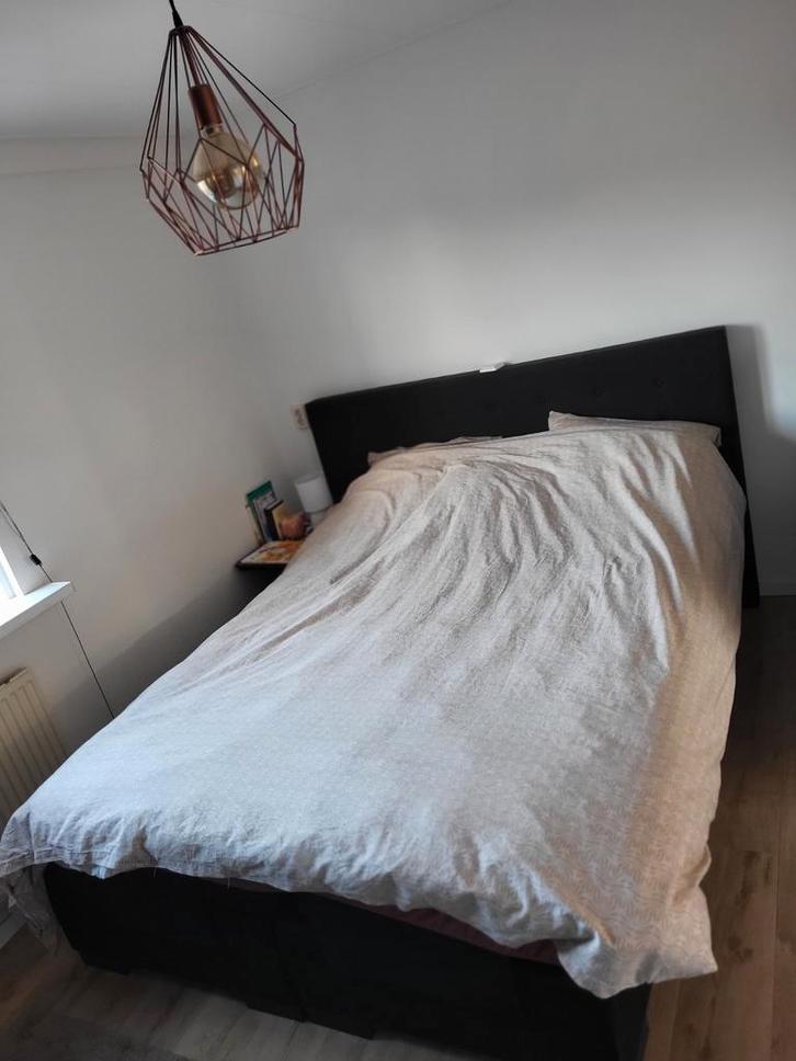 Elektrisch zwart verstelbaar bed boxspring Karlsson topper💫, Huis en Inrichting, Slaapkamer | Matrassen en Bedbodems, Zo goed als nieuw