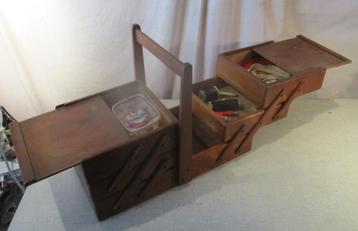 Mooie Antieke Houten Naaikist in harmonica-vorm beschikbaar voor biedingen