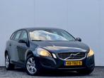 Volvo V60 1.6 T3 Momentum | 2012 | Nieuwe Koppeling + Distri, Voorwielaandrijving, 4 cilinders, Origineel Nederlands, Handgeschakeld