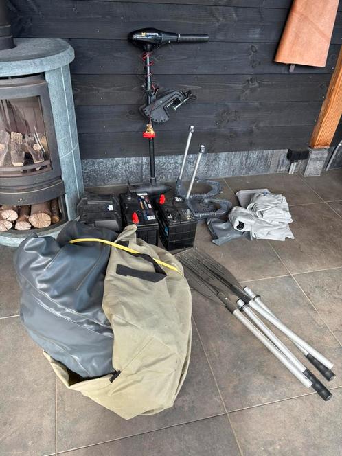 Intex excursion 5 rubberboot set, met gebreken, Watersport en Boten, Kano's, Zo goed als nieuw, Overige typen, Ophalen
