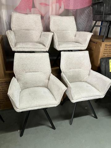 4 nieuwe luxe draai / kuipstoelen in  beige/ecru weefstof beschikbaar voor biedingen