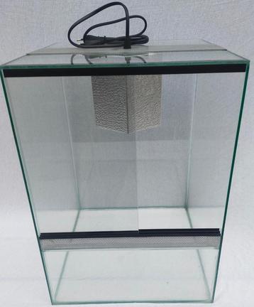nieuw terrarium 50x40x80 beschikbaar voor biedingen