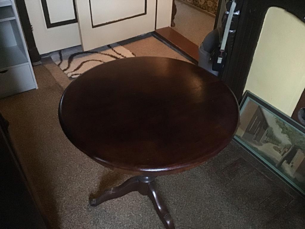 Antiek donker eiken salontafel, Ophalen