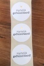 30 stickers hartelijk gefeliciteerd wit, Hobby en Vrije tijd, Ophalen of Verzenden, Nieuw, Meerdere stickers