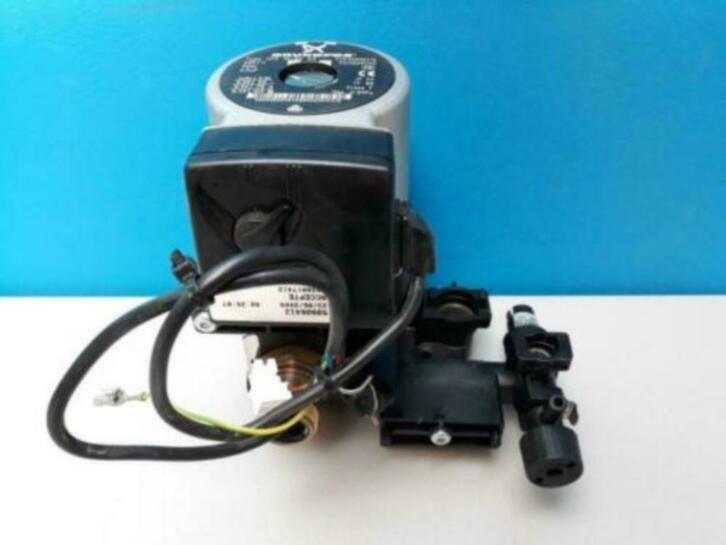 Cv pomp/Hydroblok links AWB Thermomaster VR 24T UPS 15-60AO, Doe-het-zelf en Verbouw, Verwarming en Radiatoren, Zo goed als nieuw