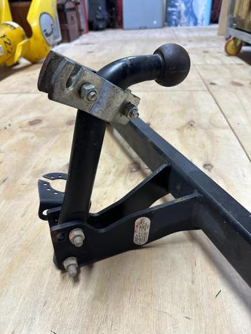BOSAL 033-441 Trekhaak geschikt voor PEUGEOT 407 beschikbaar voor biedingen