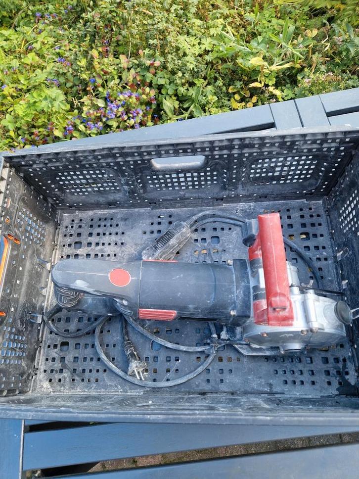 Te huur muurfrees sleuvenfrees betonfrees, Doe-het-zelf en Verbouw, Gereedschap | Slijpmachines, Zo goed als nieuw, Overige typen