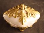 Antieke opaline glazen bonbonnière, Ophalen of Verzenden
