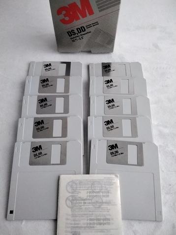 10 stuks 720kb diskettes met doosje en labels beschikbaar voor biedingen