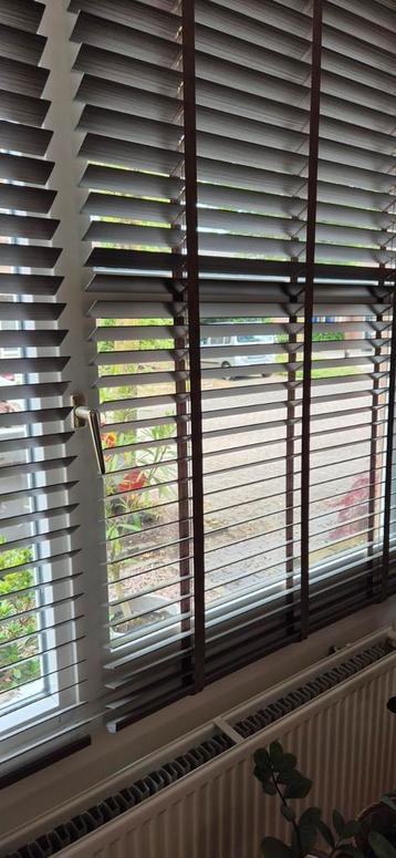 Jaloezieën 120 cm en 105 cm urban oak beschikbaar voor biedingen