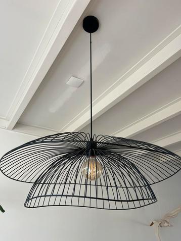 Mooie grote zwarte draad hanglamp eettafellamp