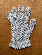 1 Antieke/ Vintage gehaakte handschoen, Antiek en Kunst, Ophalen of Verzenden